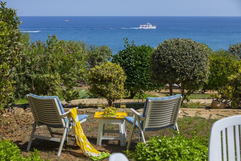 Protaras Beachfront Sirina Lina Suite Paralimni Dış mekan fotoğraf