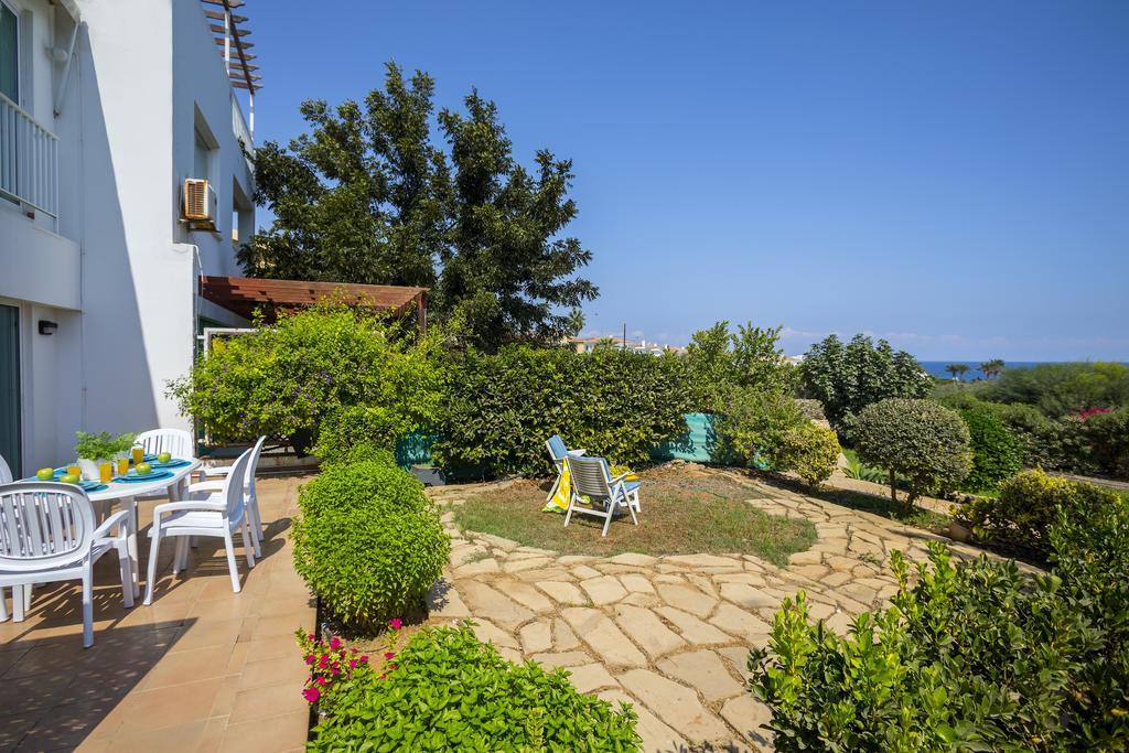 Protaras Beachfront Sirina Lina Suite Paralimni Dış mekan fotoğraf