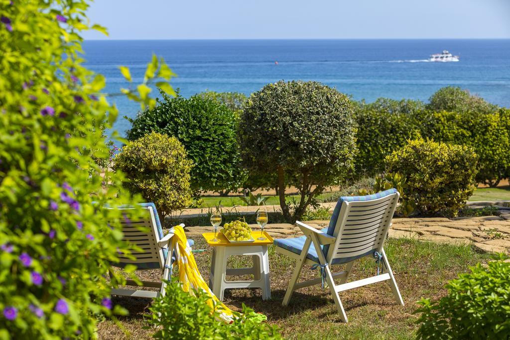 Protaras Beachfront Sirina Lina Suite Paralimni Dış mekan fotoğraf