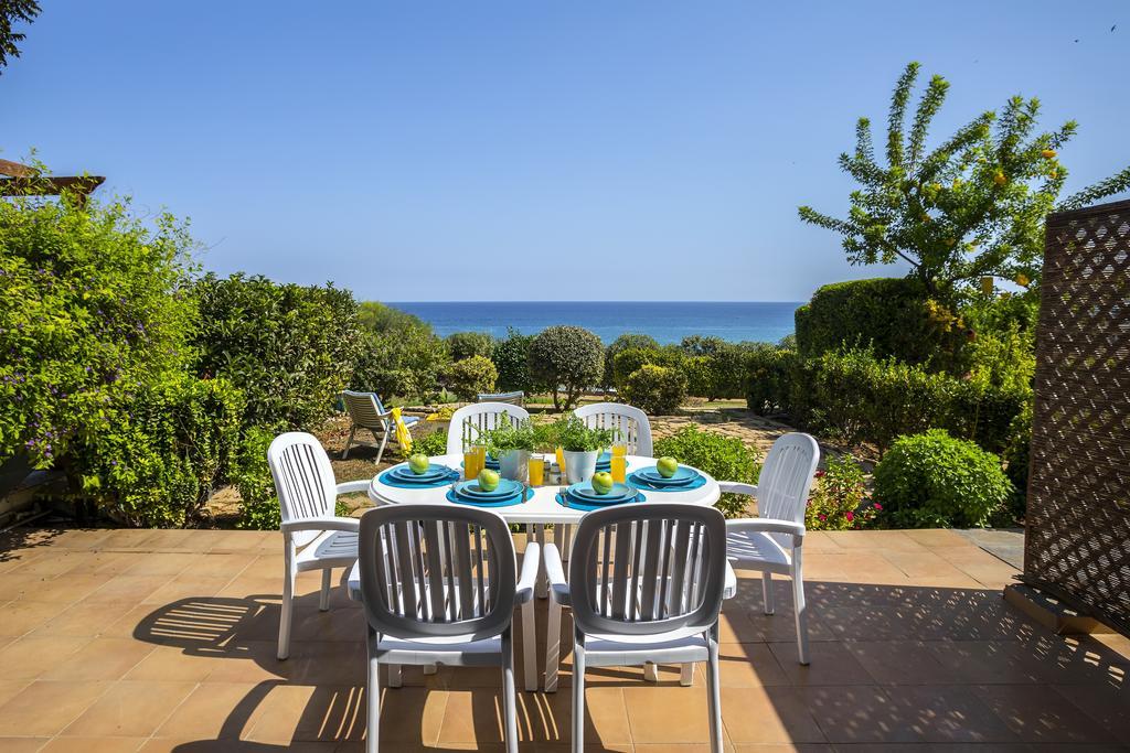 Protaras Beachfront Sirina Lina Suite Paralimni Dış mekan fotoğraf